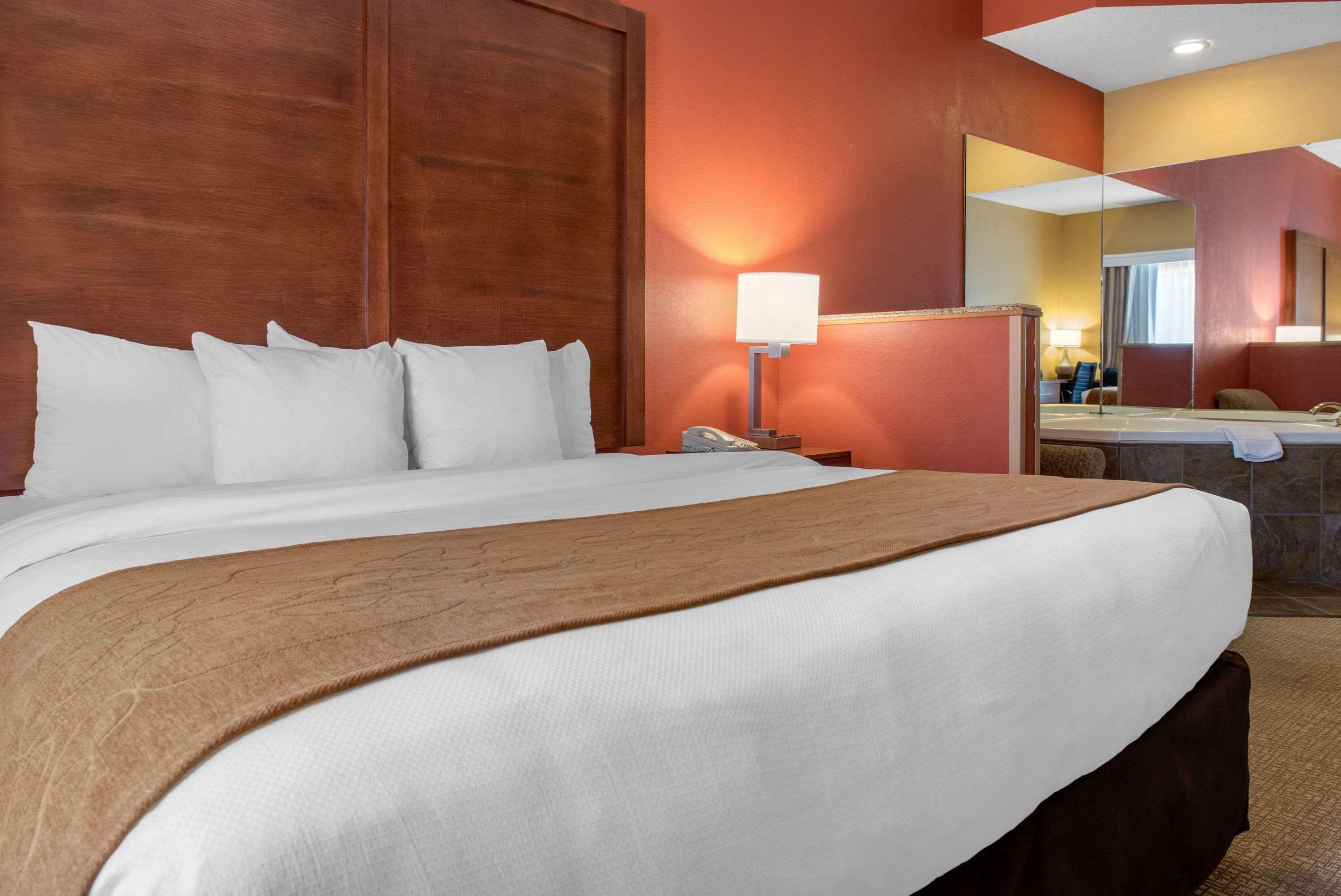 Comfort Suites Louisville Airport Eksteriør billede