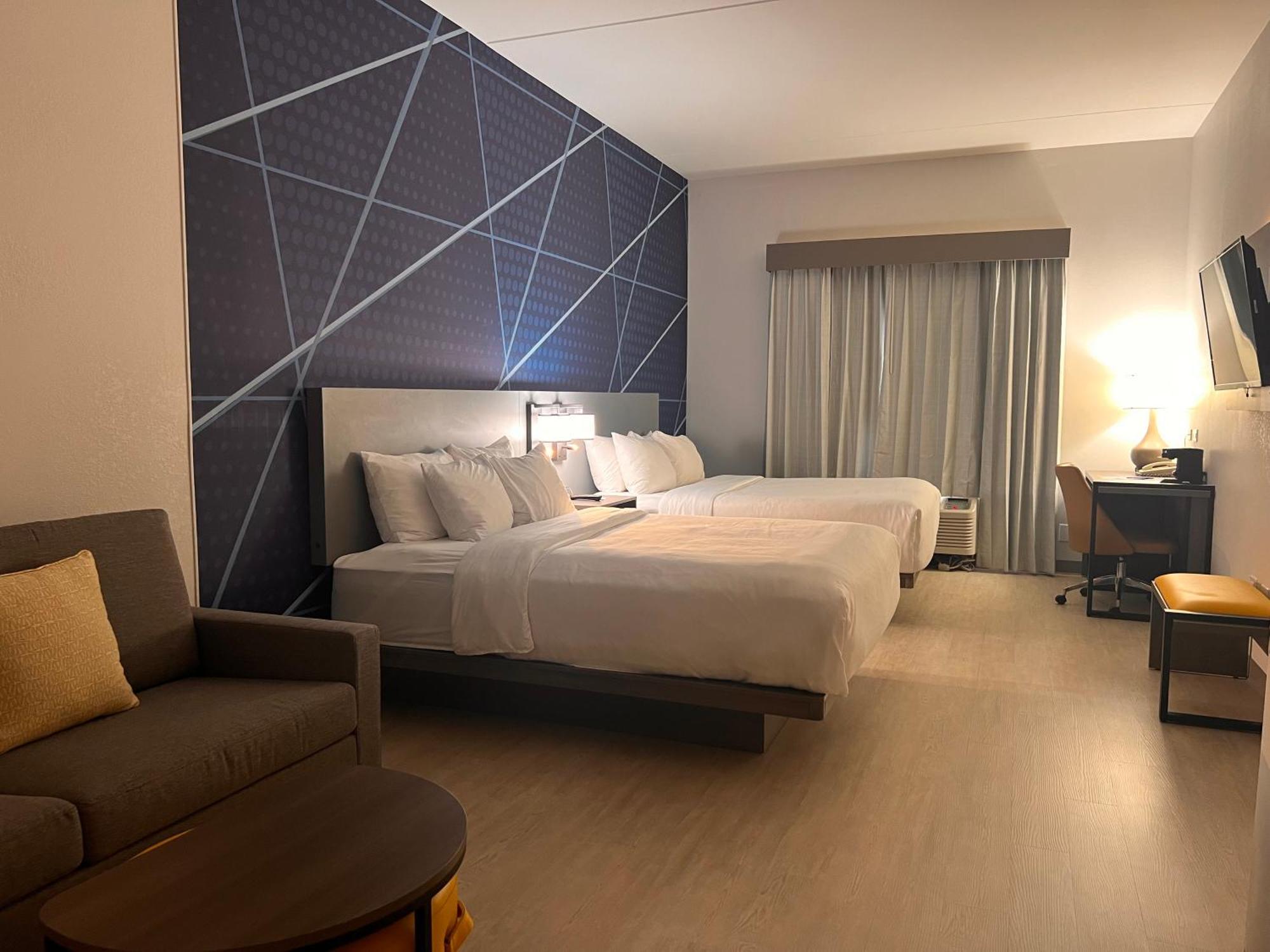Comfort Suites Louisville Airport Eksteriør billede
