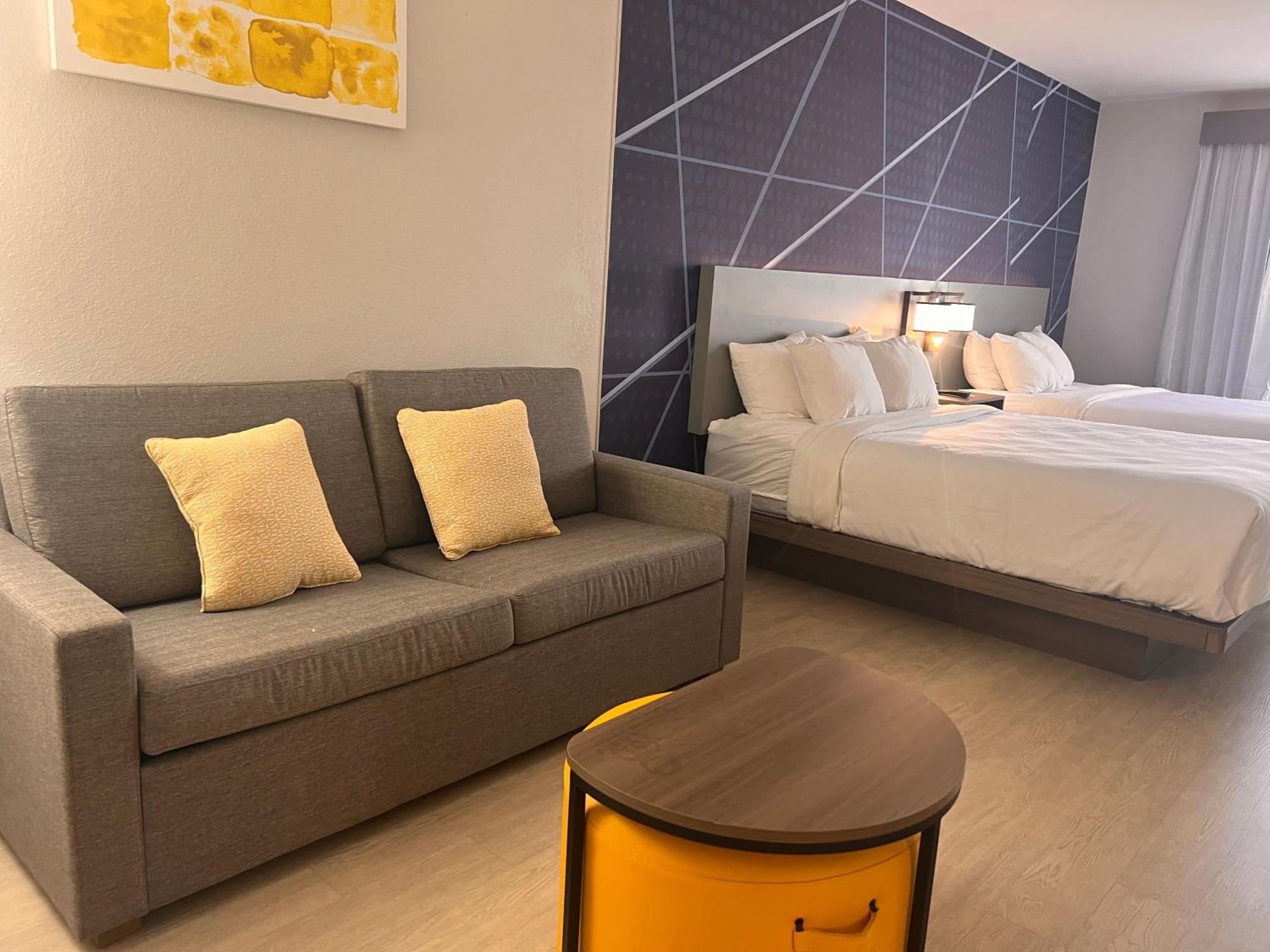 Comfort Suites Louisville Airport Eksteriør billede