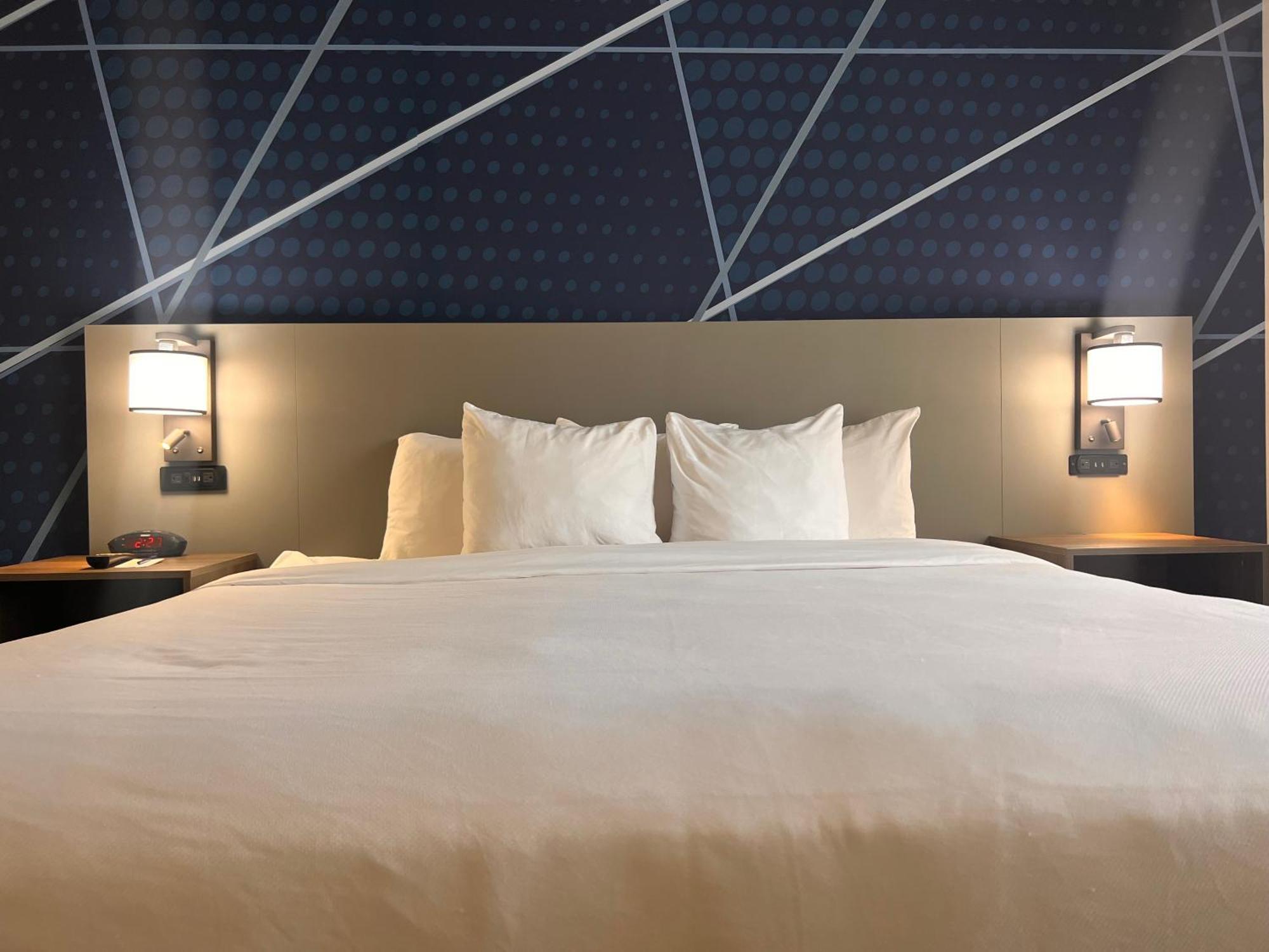 Comfort Suites Louisville Airport Eksteriør billede