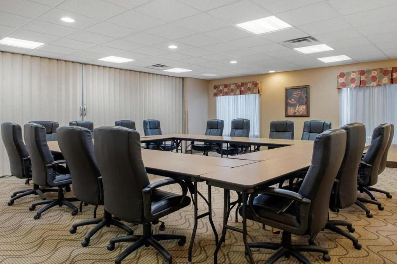 Comfort Suites Louisville Airport Eksteriør billede