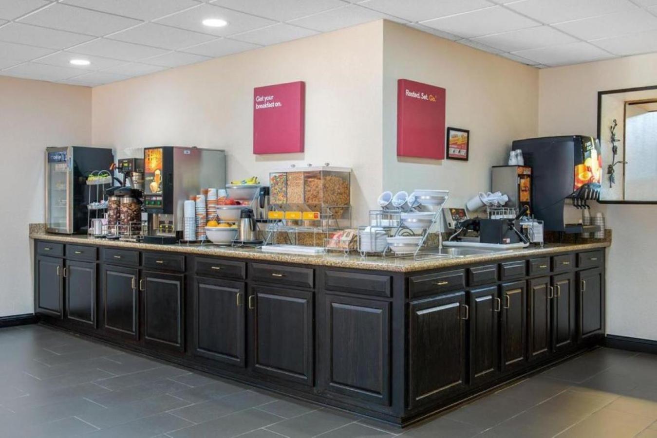 Comfort Suites Louisville Airport Eksteriør billede