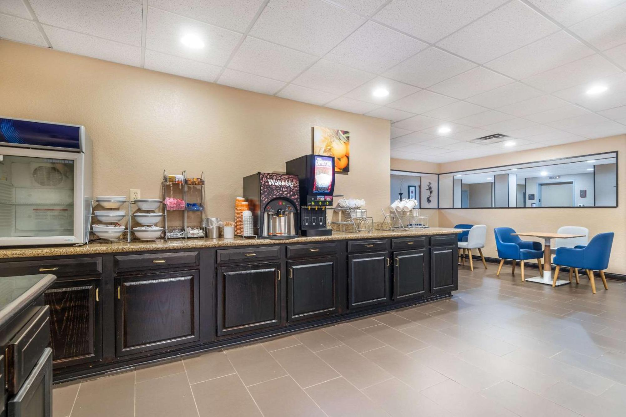 Comfort Suites Louisville Airport Eksteriør billede