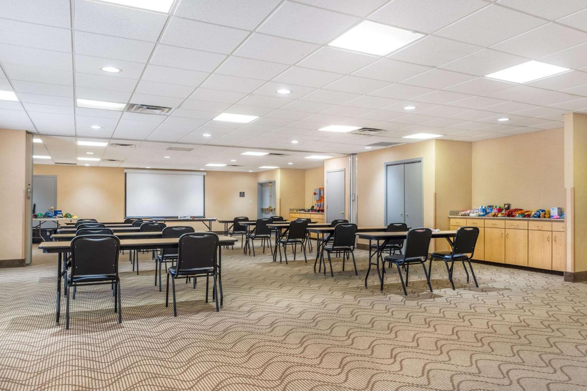 Comfort Suites Louisville Airport Eksteriør billede