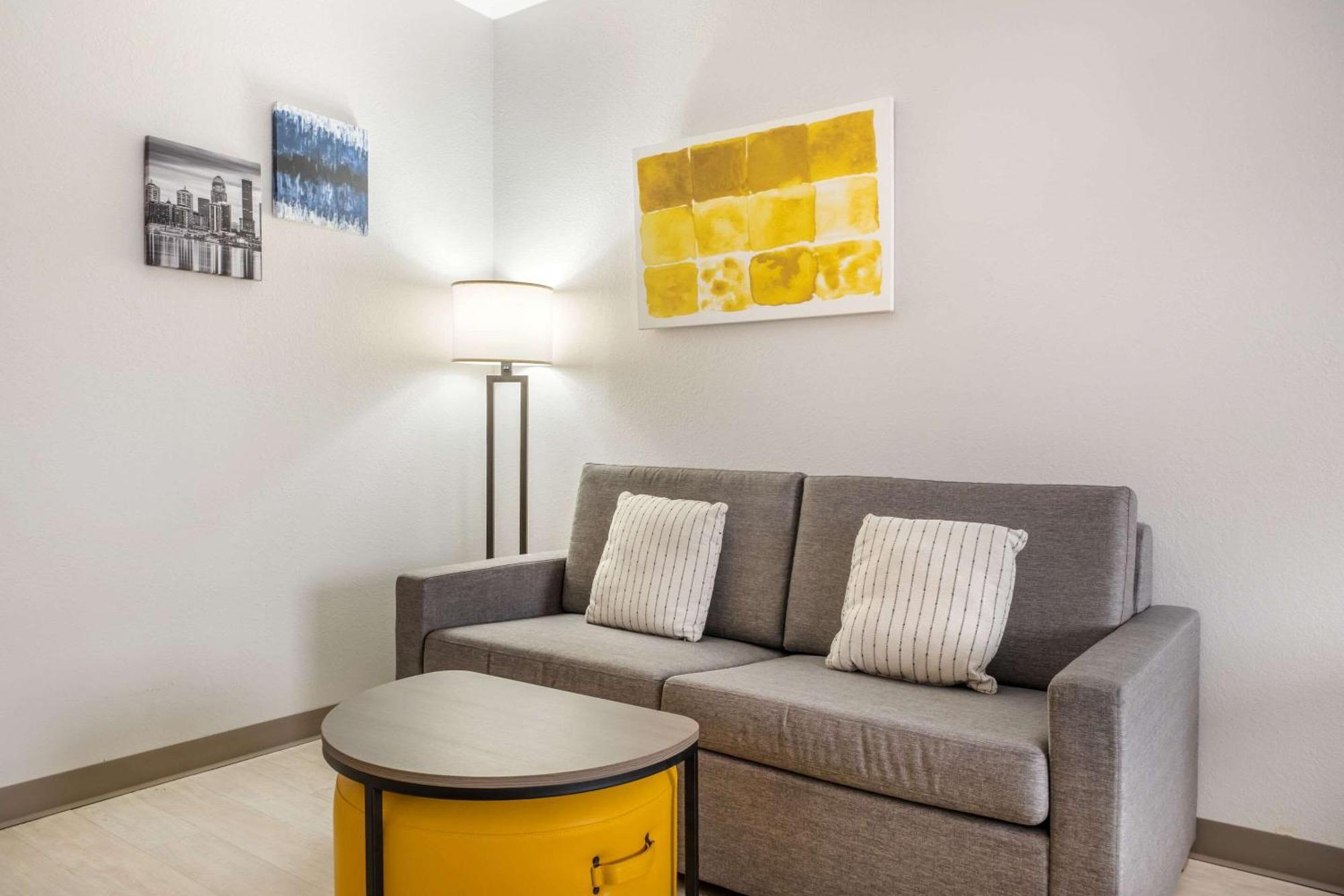 Comfort Suites Louisville Airport Eksteriør billede